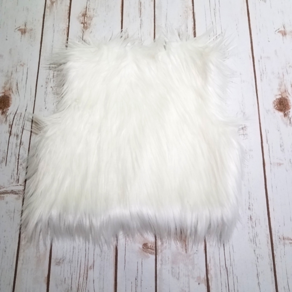🔴3/$15 Girl's Faux Fur Costume Vest 5T - Picture 5 of 5
